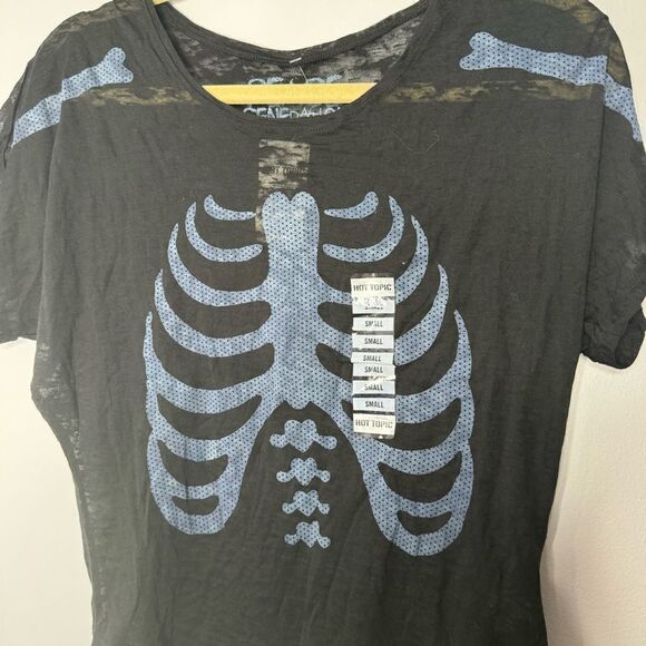 Peace generation hot topic black tee - Picture 3 of 7